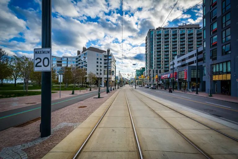 Streetcar Modernization Project Begins Along Queen Street